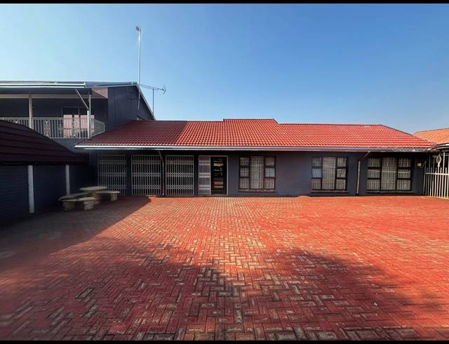 4 BEDROOM HOUSE FOR SALE IN STEEL PARK